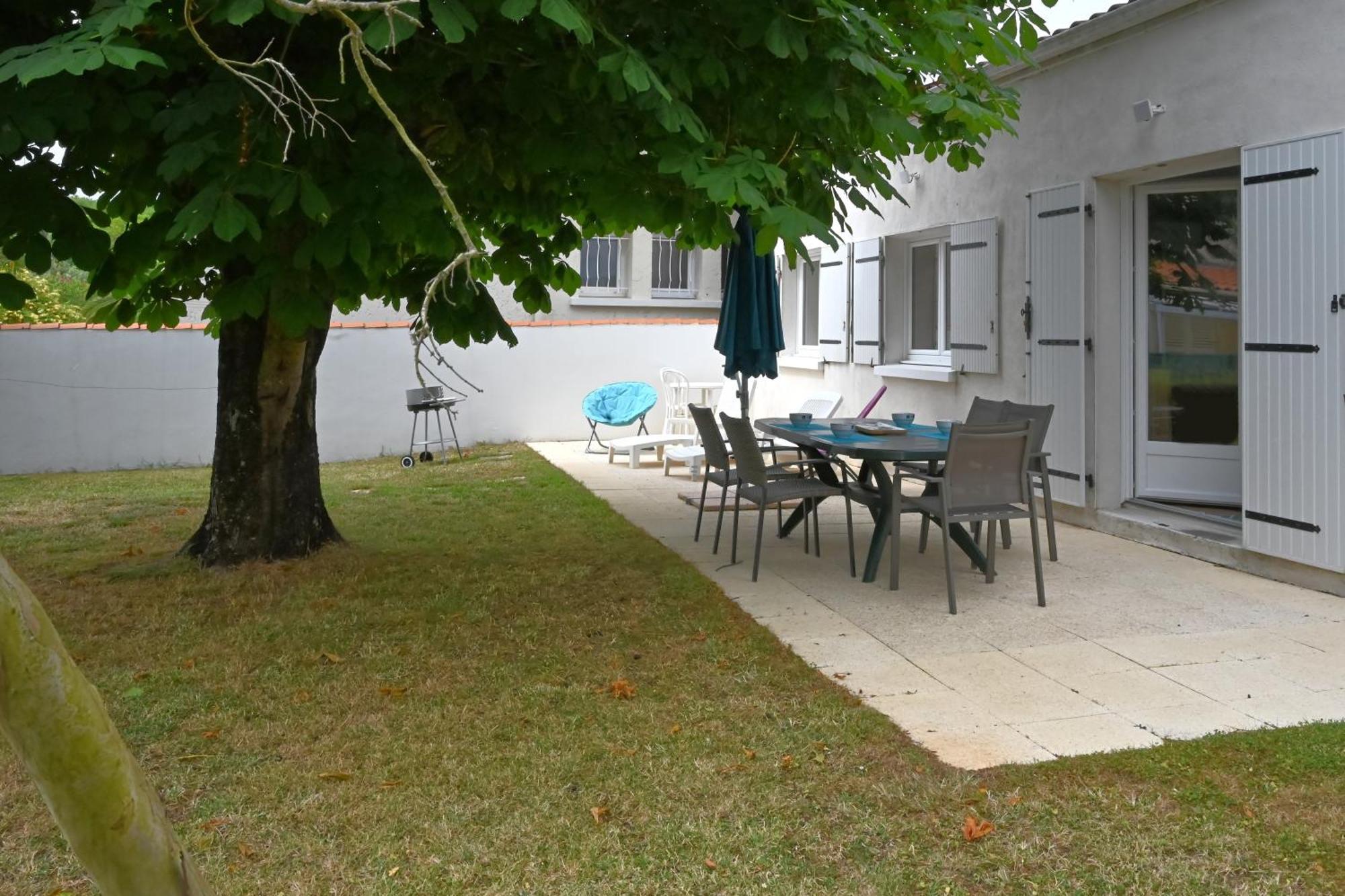 Sous Le Marronnier - Maison Pour 4 Avec Jardin Royan